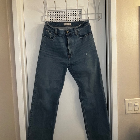 Abercrombie love curve 90s relaxed high waisted jeans size 10. - Picture 2 of 8